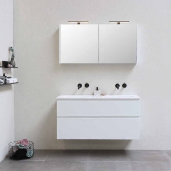 Badezimmereinrichtung: Stilvolle Spiegel und Spiegelschränke
