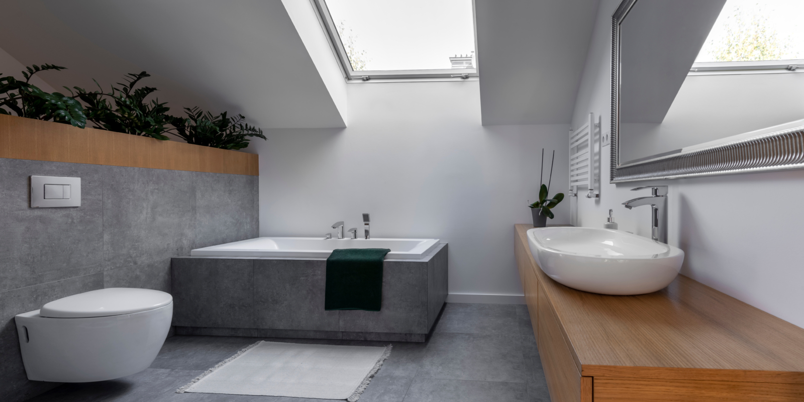 Modernes Badezimmer, Unterschränke aus Holz, graue Badezimmerfliesen
